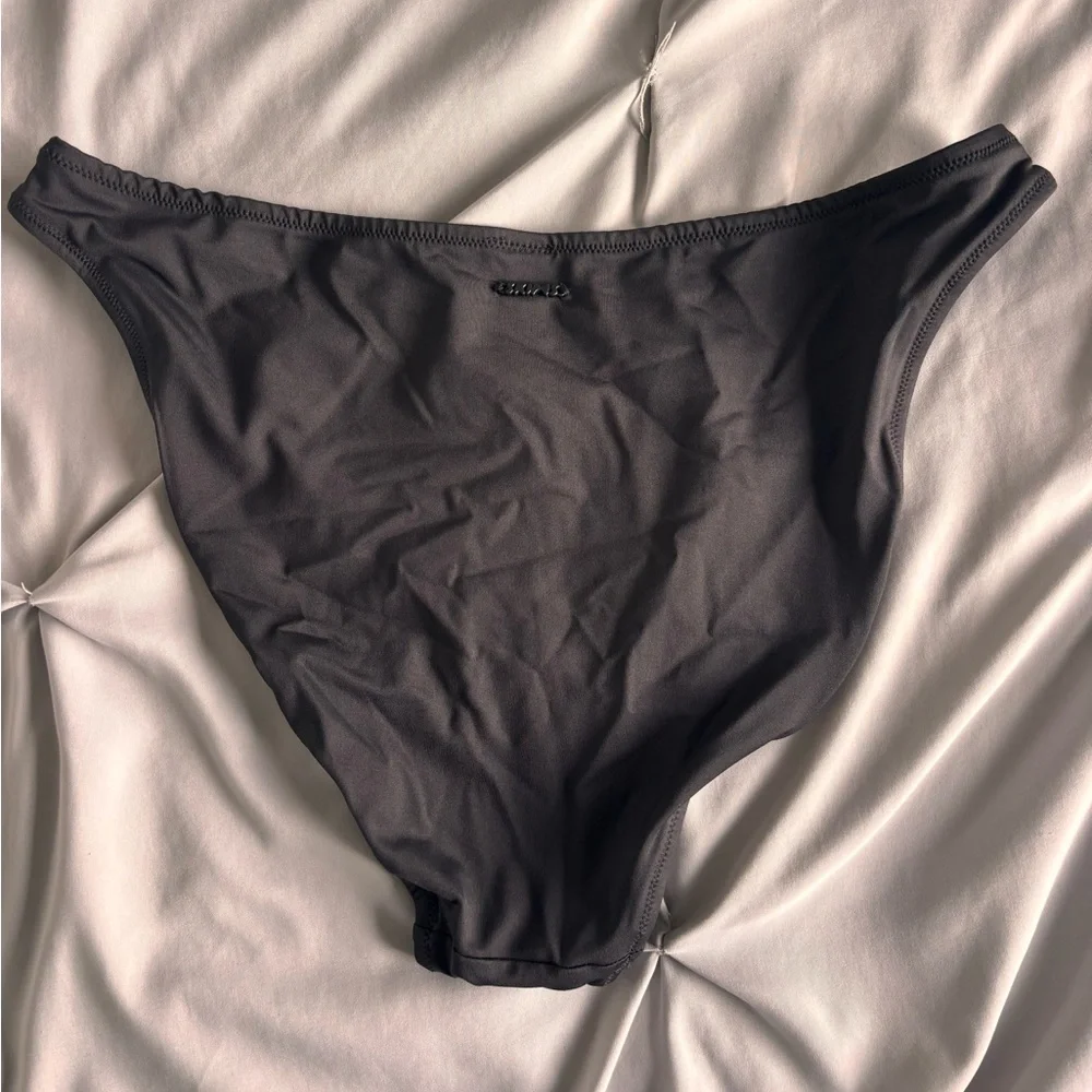SKIMS Black Onyx Bikini Bottoms Size Large NWOT Never Worn